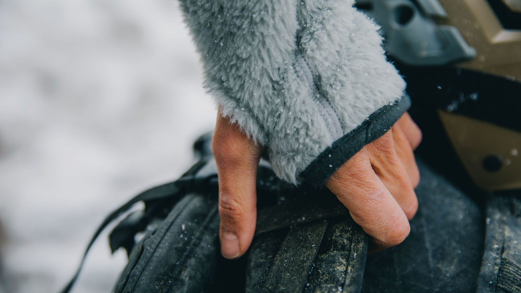 Lynx : Thumb Holes